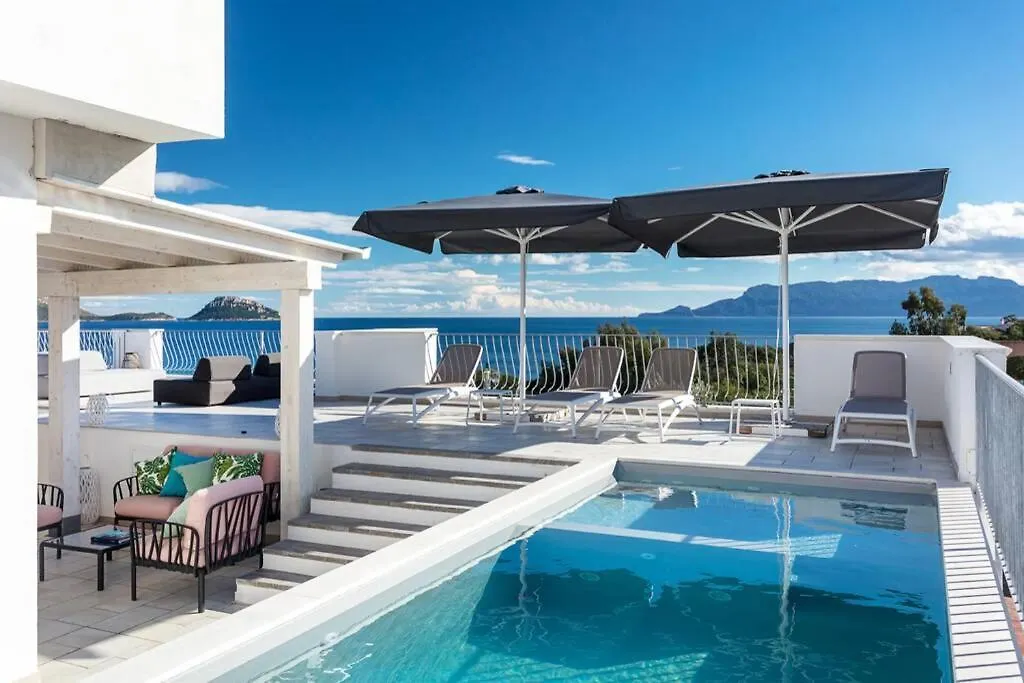 Apartment With Private Heated Pool - Domus Enzo Golfo Aranci Villa