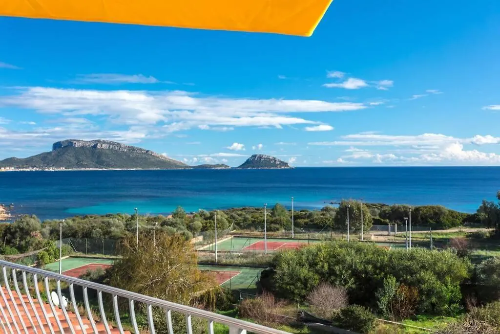 Apartment With Private Heated Pool - Domus Enzo Golfo Aranci Villa