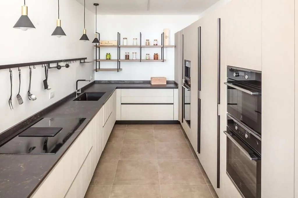 Apartment With Private Heated Pool - Domus Enzo Golfo Aranci 0*,