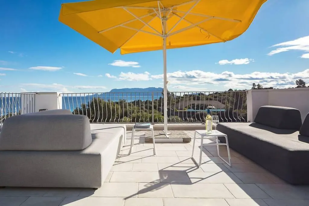 Apartment With Private Heated Pool - Domus Enzo Golfo Aranci